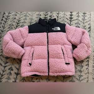 แจ็คเก็ตเชอร์ปาคุณภาพพรีเมียมขายส่ง พร้อมโลโก้สั่งทำ - Product Image 1