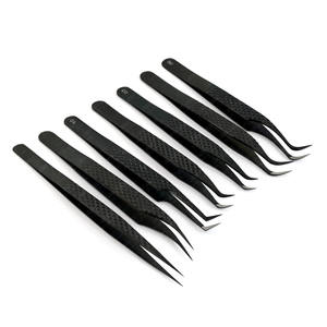 แหนบปลายตะขอสีดำปลายแหลมแบบมืออาชีพแหนบปลายตะขอรูปตัว L คมป้องกันไฟฟ้าสถิตย์น้ำหนักเบาการใช้งานแบบคลาสสิก - Product Image 1