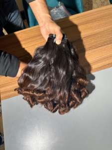 Extensiones de cabello de templo indio ondulado hinchable crudo 100%, proveedor de cabello Remy DE LA India, extensiones de cabello humano Natural - Product Image 3