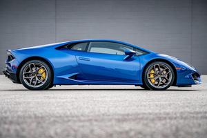 SUPER PROPRE 2019 LAMBOR-GHINI HURA-CAN LP 580-2 COUPÉ PRÊT À ÊTRE EXPÉDIÉ - Product Image 2