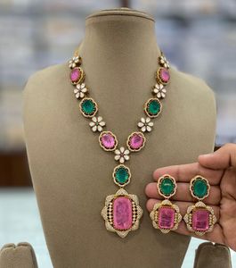 Ensemble collier et boucles d'oreilles en alliage d'argent élégant à motif floral, bijoux de mariée en diamant américain de luxe pour fiançailles ou anniversaire - Product Image 3