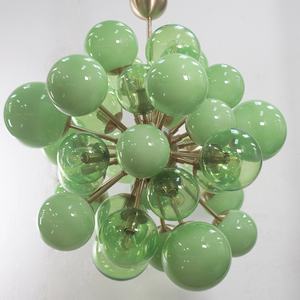 Lustre en forme de <span class=keywords><strong>boule</strong></span> de verre soufflé vert Murano vintage design italien Lustre de luxe à <span class=keywords><strong>suspension</strong></span> pour la décoration d'éclairage de salle à manger à la maison - Product Image 2