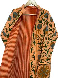 Robe Kimono Suzani brodée à la main veste d'hiver bohème manteau de haute qualité avec polyvalence de la saison d'été - Product Image 2