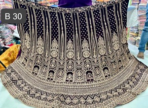 Royal Velvet Bridal Lehenga con Full Jarkan Work Maroon Red Double Can Style y Long Choli Set para compradores B2B - Product Image 6