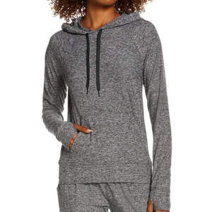 Sudaderas con capucha elegantes para mujer Otoño Color sólido Logotipo frontal Ropa deportiva informal para exteriores Venta al por mayor Nuevas camisetas de moda - Product Image 2