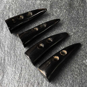 Cuerno de búfalo ecológico natural 100%, diseño moderno hecho a mano para accesorios de ropa, tamaño personalizado - Product Image 3