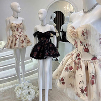 Mini robe à fleurs élégante encolure en V motifs floraux colorés pour faire déclaration événements d'été caractéristiques coupe naturelle solide
