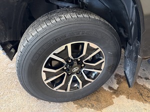 Toyota Tacoma 2023 pour TRD Sport V6 4x4 Double Cabine d'occasion, moteur turbo, boîte automatique, intérieur foncé, roue arrière gauche R20 - Product Image 4