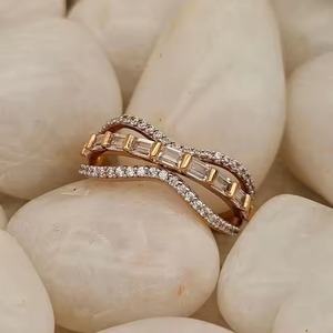 Bague en diamant de laboratoire en or 18 carats personnalisée certifiée IGI Bague de fiançailles personnalisée pour les femmes en acier inoxydable principal - Product Image 6