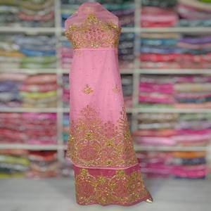 ผ้าจอร์จงานฝีมือแท้จากไนจีเรีย ประดับด้วยงานหินสีทองสุดหรูหราและลวดลายอันประณีต - Product Image 1