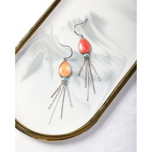 Boucles d'oreilles pendantes en coquille d'huître barbelée naturelle, forme goutte d'eau - Product Image 1