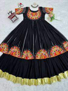 Costume de robe noire de luxe avec Dupatta | Tenue spéciale Navratri Garba & Dandiya | Qualité d'exportation en vrac - Product Image 3