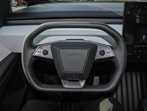 Camioneta Eléctrica Futurista 2024, Diseño Cyber-Type en Acero Inoxidable, Libre de Accidentes y Lista para Enviar, Cyber-SUV - Product Image 3