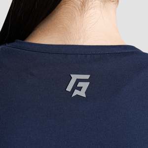 เสื้อยืดออกกำลังกายแบบครอปทรงเข้ารูปสีกรมท่าพร้อมดีไซน์แอคทีฟเชฟ - Product Image 6