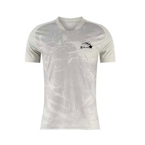 เสื้อฟุตบอลผู้ชายสั่งทำขายส่ง-แขนสั้น ระบายอากาศได้ดี เป็นมิตรกับสิ่งแวดล้อม ผลิตจากโพลีเอสเตอร์ 100% สำหรับการฝึกซ้อม - Product Image 1