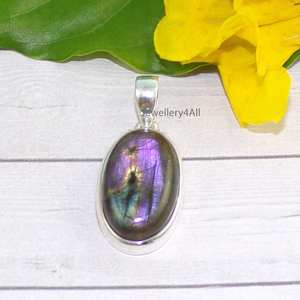 Pendentif en Labradorite violette naturelle plaqué or 925 en argent vintage fait à la main avec réglage de lunette pour fiançailles - Product Image 3