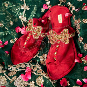 Elegante Tono Granate, Intrincado Trabajo Artesanal, Delicada Forma de Mariposa, Toque Único, Impresión Antideslizante, Color Personalizado - Product Image 5