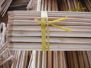 Wooden <b>Broom</b> Low Price Good Quality Discount Hot Sale 120cm*2.2cm Wooden <b>Broom</b> Stick Wooden <b>Handle</b> Broomstick Akina - Product Image 5