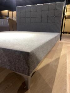 ฐานเตียงพร้อมหัวเตียง คุณภาพสูง ทันสมัย หรูหรา ทำจากไม้อัด พร้อมลิ้นชักเก็บของ 5 ช่อง สำหรับชุดห้องนอน บ้าน โรงแรม อพาร์ตเมนต์ โรงพยาบาล - Product Image 4