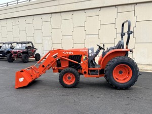 Tractor Agrícola ZT 155 Diésel de 40 HP 4WD con Caja de Cambios Automática, Bomba y Rodamientos para Uso Agrícola - Product Image 4