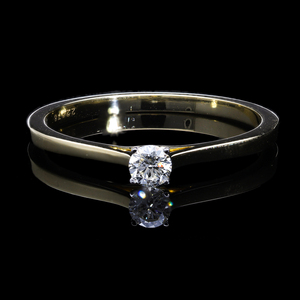 Bague de fiançailles solitaire minimaliste en or blanc 14 carats avec diamant brillant rond naturel au design élégant et moderne - Product Image 4