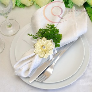 Anneaux de serviette décoratifs en métal élégants pour la mise en place de la table de mariage, décoration de table élégante et luxueuse, respectueux de l'environnement - Product Image 5