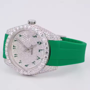 Reloj Deportivo Hip Hop de Diseño Personalizado, Elegante Correa de Acero Inoxidable Verde, Resistente al Agua, Cristal con Incrustaciones de Diamantes Moissanite - Product Image 1
