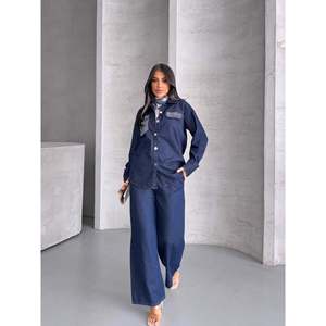 Ensemble en jean pour femme 1802 avec détail poche et pierres, confortable et élégant - Product Image 3