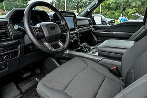 OFFRE EXCEPTIONNELLE Vente aux enchères 2024 F O R D F150 XLT Super Crew 4WD Pick-up - Product Image 4