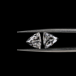 TRILLION CUT LAB GROWN DIAMOND FANCY TRIÁNGULO FORMA CVD ANILLOS COLGANTES PENDIENTES DISEÑADOR ÚNICO IGI JOYERÍA certificada - Product Image 4