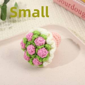 Bouquet miniature créatif fait main au crochet, porte-clés bijou mignon pour la Saint-Valentin et la fête des enseignants - Product Image 6