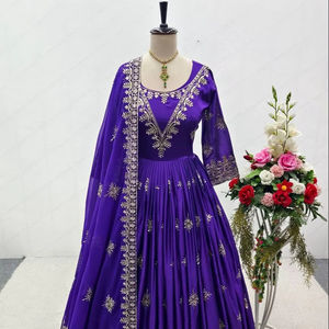 ชุดปาร์ตี้ดีไซน์เนอร์พร้อม Dupatta ที่มีลำดับงานพิมพ์ลาย - Product Image 1