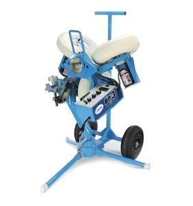 NOUVEAU Lanceur de balles de football américain, de pickleball et de pâtes à modeler avec contrôle de la frappe - Product Image 1