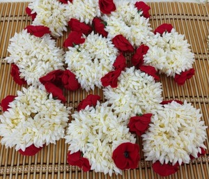 จัสมินสีขาวเทียมพร้อมดอกกุหลาบสีแดงดอกกาจาร่าอุปกรณ์ทำผมบันดิ้งยางรัดผมสำหรับผู้หญิง mayoon งานแต่งงานโปรดปราน - Product Image 2