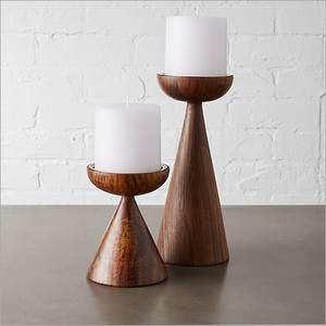 Bougeoir pilier en bois naturel Tendance conçu pour la maison et la décoration de table de Noël Pilier de bougie de couleur marron - Product Image 1