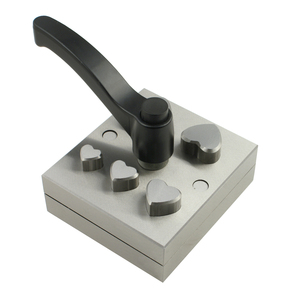 Cutter à disque en acier inoxydable en forme de cœur avec 5 poinçons pour la fabrication de bijoux DIY - Product Image 6