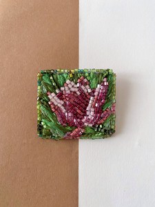 Broches perlées Broche design faite à la main. Accessoires de haute qualité. Broche design unique. Baby shower meilleur cadeau. - Product Image 5