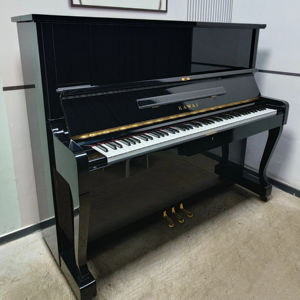 Piano Vertical KAWAI SA5E Premium, Calidad Japonesa, Gran Oferta, 88 Teclas, Madera Sólida, Patas Curvadas, Piano Vertical de Japón - Product Image 1