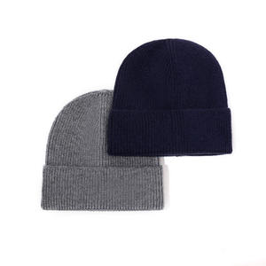 Chapeau beanie en tricot réversible à logo personnalisé en gros, chapeau d'hiver uni, chapeau pour activités de plein air, tissu commun pour les voyages - Product Image 2