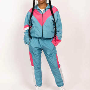 ชุดวอร์มและเสื้อกันลมพิมพ์ลายโลโก้สำหรับผู้หญิงชุดกีฬา OEM ดีไซน์ใหม่สำหรับฤดูหนาว - Product Image 4