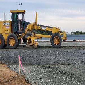 Vente en gros de niveleuses pour la préparation des chantiers routiers en stock prêtes pour la livraison rapide Équipement de haute qualité disponible - Product Image 1