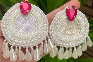 ต่างหูปักลายสีน้ำเงิน งานฝีมือคุณภาพพรีเมียม น้ำหนักเบา เหมาะสำหรับงานเทศกาล งานปาร์ตี้ ราคาสุดคุ้ม ต่างหูประดับลูกปัด - Product Image 2