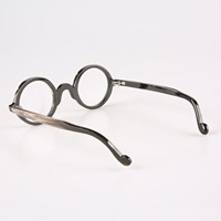 Lunettes de soleil modernes et classiques en corne de buffle, verres en corne de buffle et vache bien polis