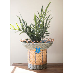 Vase en rotin tissé à la main de haute qualité durable respirant et polyvalent pour une utilisation intérieure et extérieure fabriqué au Vietnam - Product Image 6