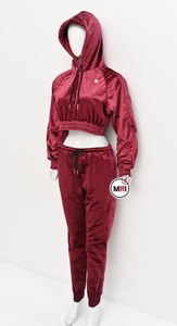 ชุดสูทกำมะหยี่แฟชั่นสำหรับผู้หญิงชุดครอปมีฮู้ดกำมะหยี่ชุดวอร์มเนื้อนุ่มออกแบบได้ตามต้องการ - Product Image 2