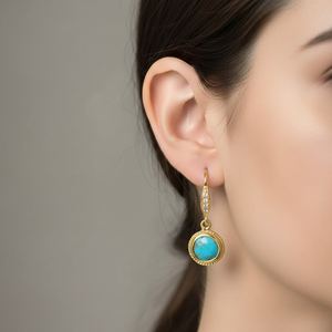 Boucle d'oreille en turquoise Kingman de 30 à 31 mm avec fil d'oreille en zircon, forme ronde, sertie en argent, plaquée or 18 carats - Product Image 4