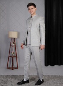 Traje de Novio Gris de Primera Calidad para Bodas, Padrinos de Boda, Fiestas y Ocasiones Especiales Disponible a un Precio Competitivo - Product Image 3