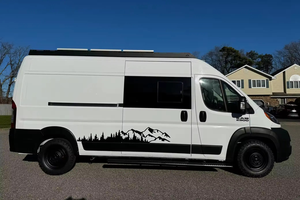 RAM ProMaster 2500 2024 d'occasion en bon état, conduite à gauche, sièges en cuir, caméra arrière, 75 000 à 100 000 miles - Product Image 3