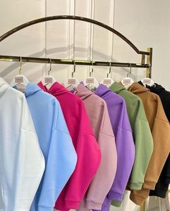 2025ฮู้ดลำลองผ้าฟลีซผ้าฝ้าย100% แบบเรียบๆมีฮู้ดสีพื้นสำหรับผู้ชาย - Product Image 4