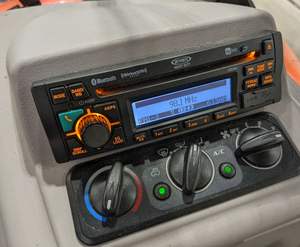 Tractor de ruedas japonés Kubota MU 5502 4WD a la venta para granjas con componentes centrales, motor de rodamiento, Motor, bomba de engranajes, caja de cambios - Product Image 5